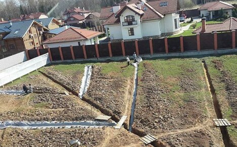 Jak vytvořit spolehlivý drenážní systém na místě vlastními rukama