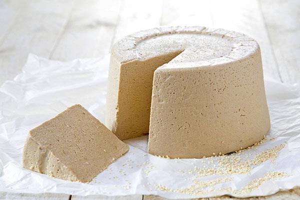 ประโยชน์และโทษของ Halva ถั่วลิสง