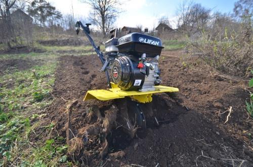 hvordan du velger en walk-behind traktor