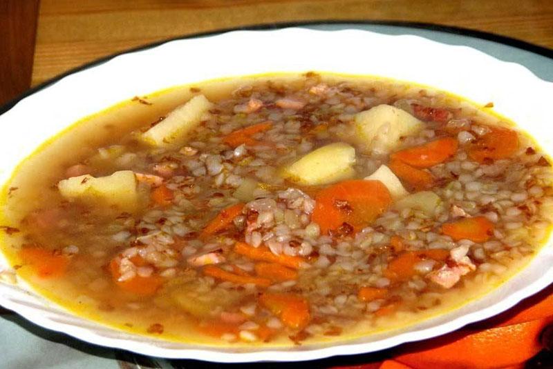 kostholdssuppe med bokhvete og grønnsaker