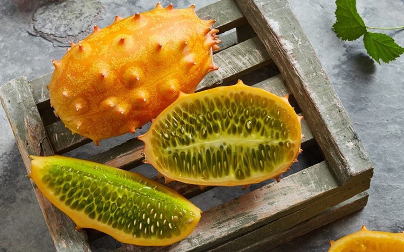 ผลไม้ Kiwano ตัดทิ้ง